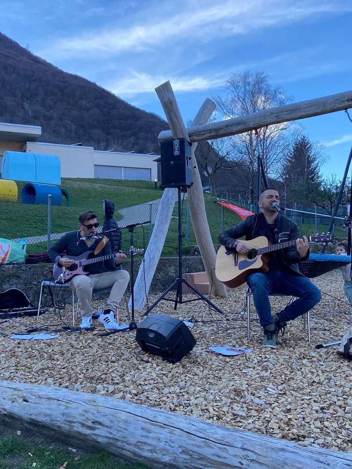 Denis Angelucci e Alessandro Gambazzi hanno allietato l'aperitivo